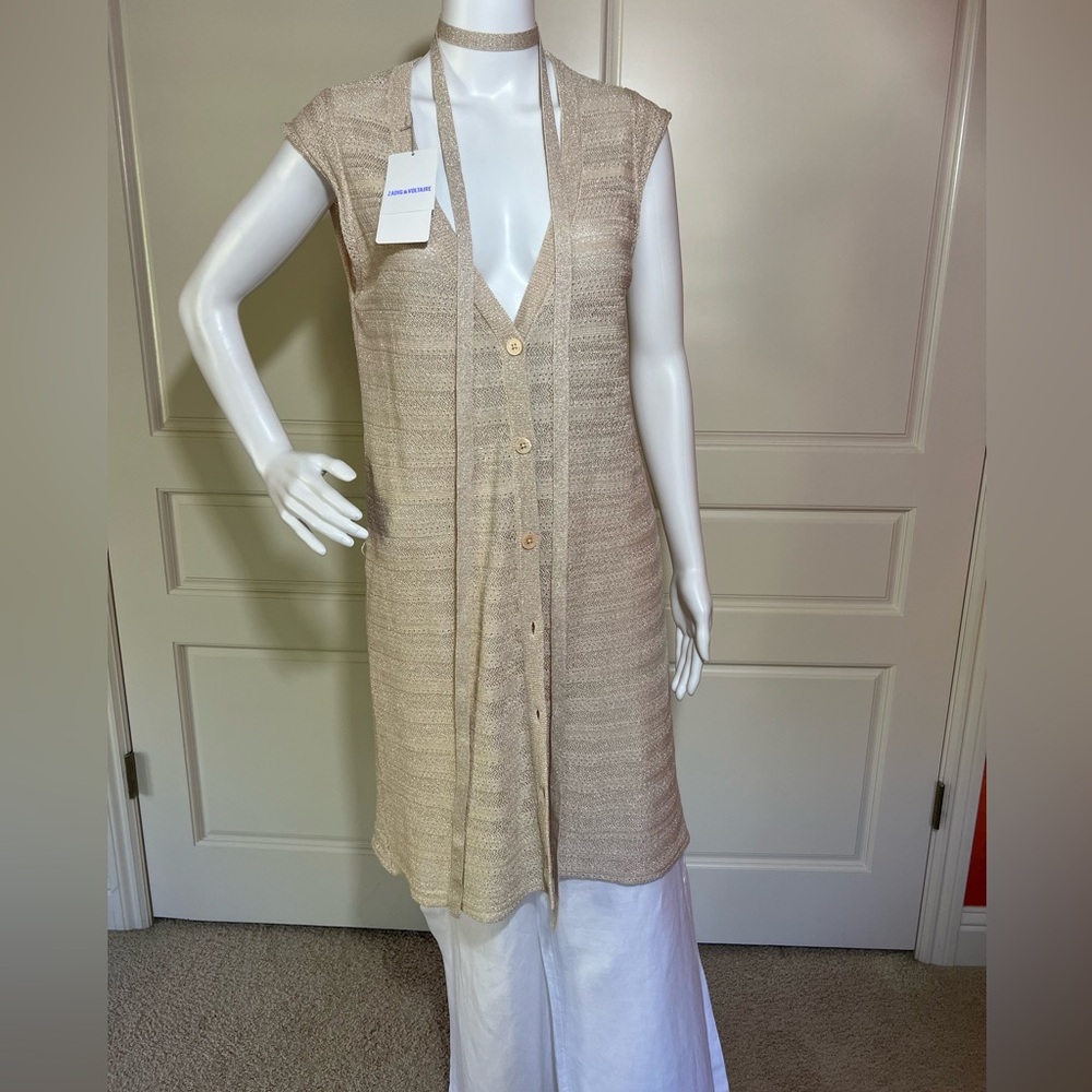 Blush & metallic  Sleeveless Button-Down Cardigan.